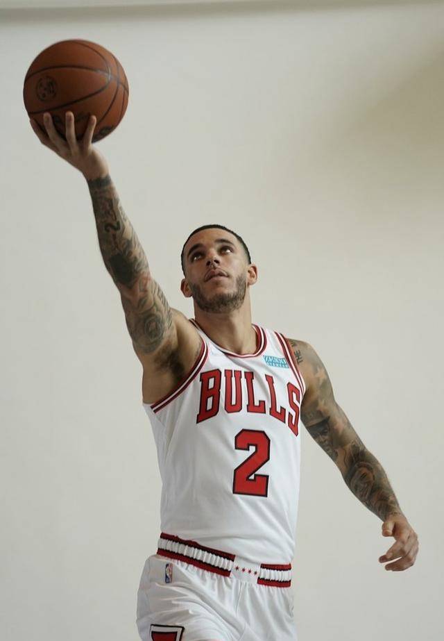 关于迈阿密热火发布备战花絮;官宣日官宣签约;CBA季后赛任务艰巨;年轻球员获得机会的信息 关于迈阿密热火发布备战花絮;官宣日官宣签约;CBA季后赛任务艰巨;年轻球员获得机会的信息