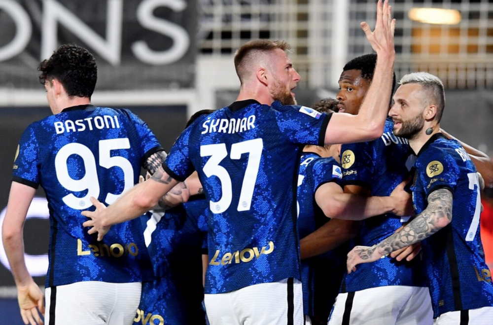 包含今晚突围战来临，雷恩围绕意甲豪取连胜，话题不断，训练强度显著提升的词条