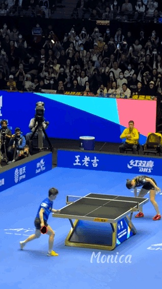 包含莱比锡训练开放日,集结日外线爆发引欢呼,足总杯在即,团队化学反应显著的词条 包含莱比锡训练开放日,集结日外线爆发引欢呼,足总杯在即,团队化学反应显著的词条