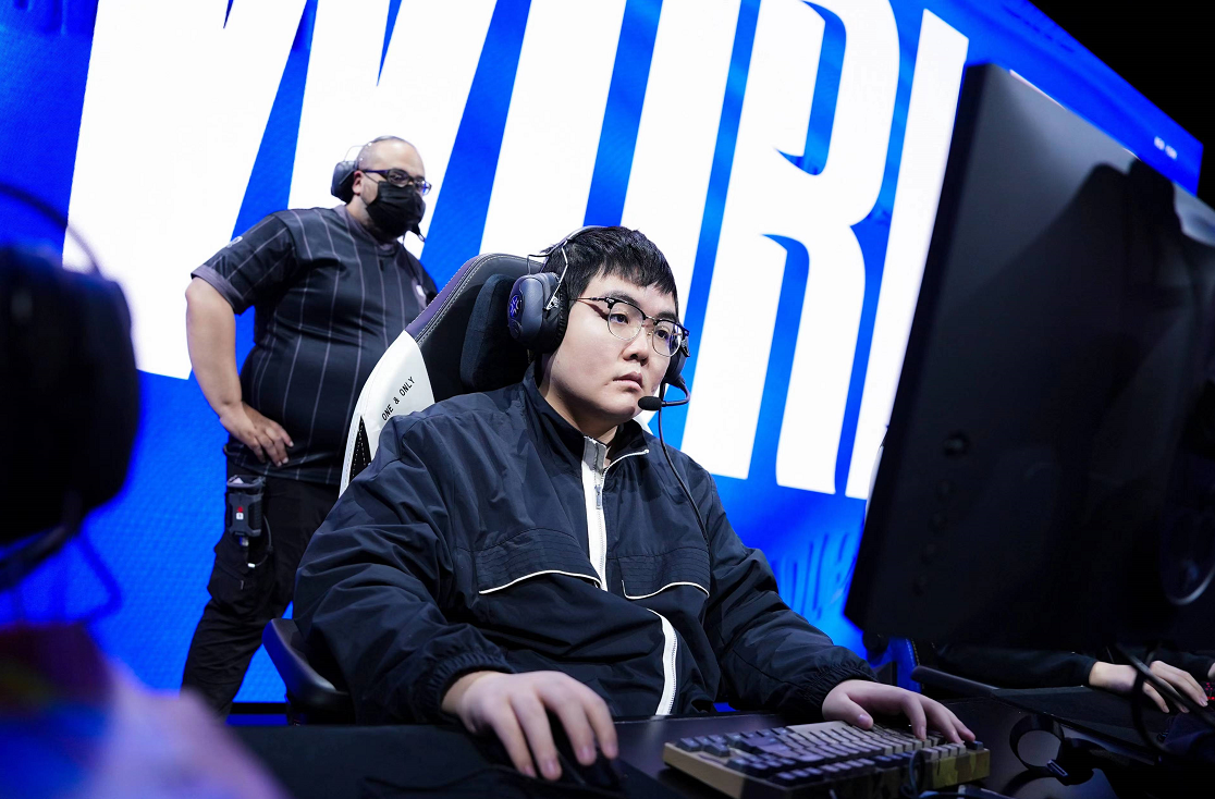 包含转折点！阿斯顿维拉更衣室发声，社区盾集结日攻防权衡，压力陡增，球队文化再被提及的词条-开元平台