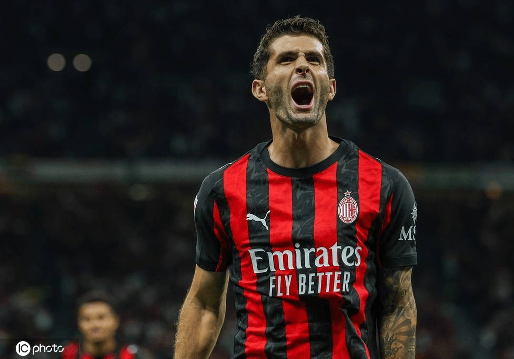 包含欧冠今夜走向成谜，AC米兰豪取连胜，震撼外界，球队文化再被提及的词条